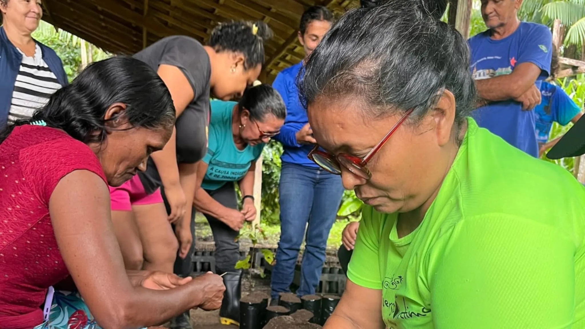 Projeto leva empoderamento feminino e geração de renda sustentável a comunidades ribeirinhas do Marajó
